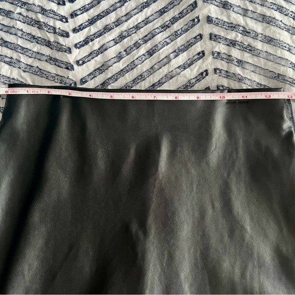 ✨✨ Ten by Babaton Glow Skirt  ✨✨ - Picture 7 of 12